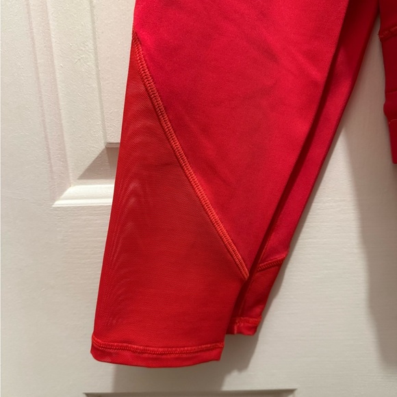 Wilson Matching Set Sports Bra & Leggings - Picture 7 of 9